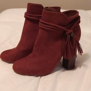 Bamboo Cognac Tasseled Heeled Booties